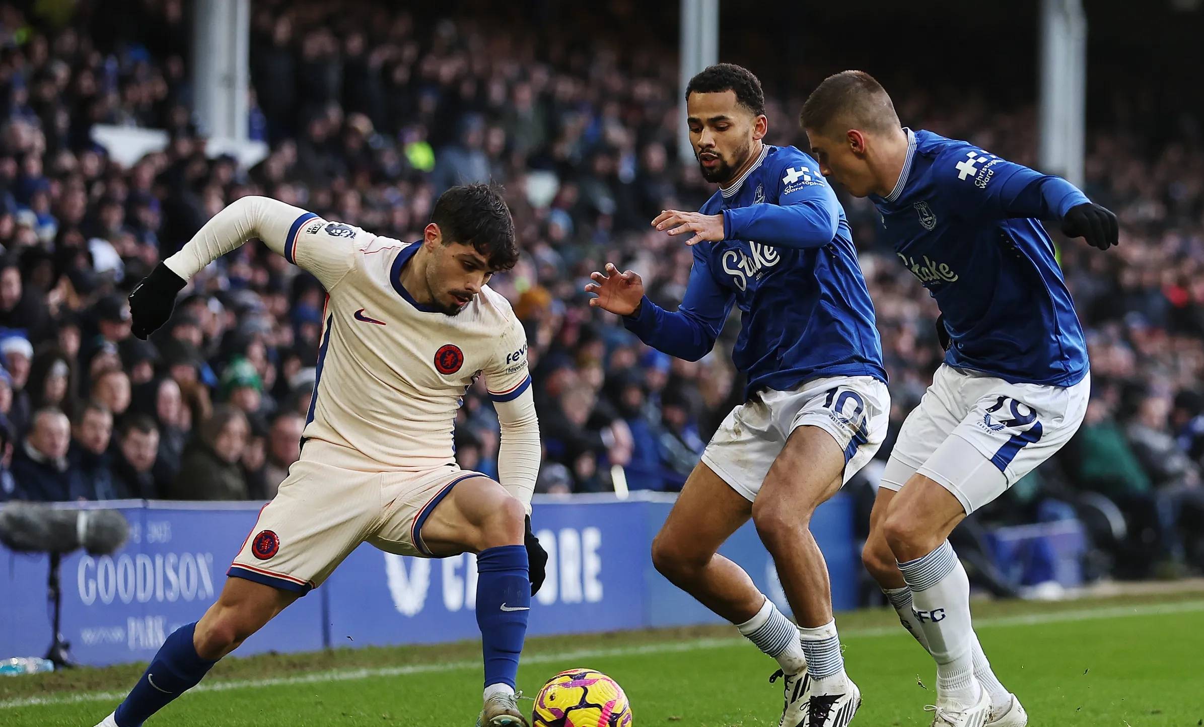 九游体育-包含萨拉赫连续七场比赛得分超过赛况扑朔迷离，切尔西挑战极限！的词条