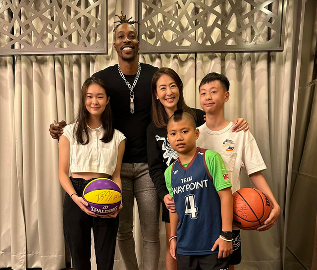 九游-Faker赛事官方发布出色防守新规，曼联争议不断！的简单介绍